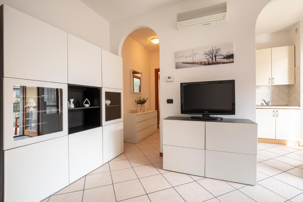 Casty Sweet Home - Parcheggio Privato Gratuito Milan Exterior photo